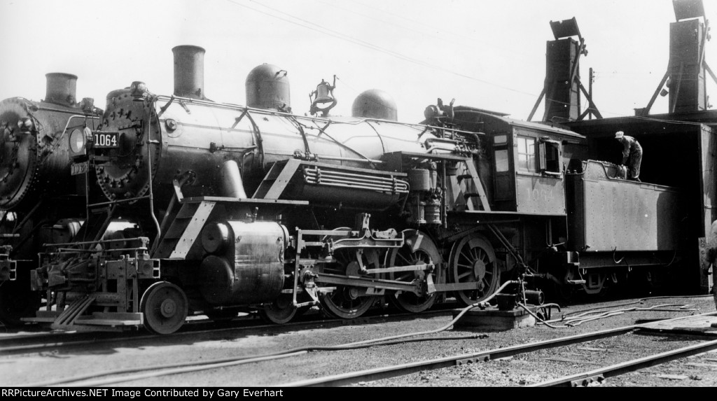 MILW 4-6-0 #1064 - Milwaukee Road